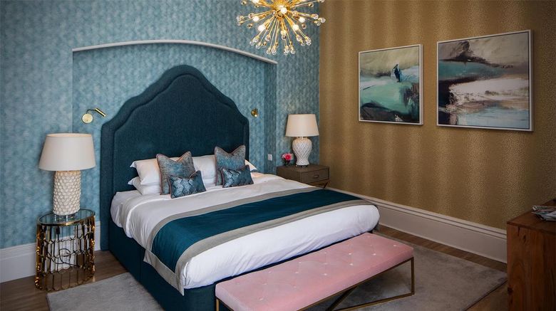 <b>Queens Hotel & Spa Suite</b>. Images powered by <a href="https://iceportal.shijigroup.com/" title="IcePortal" target="_blank">IcePortal</a>.