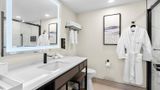 Latitude Suites Tinton Falls Room