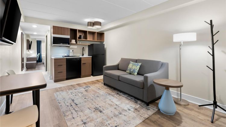 Latitude Suites Tinton Falls Suite