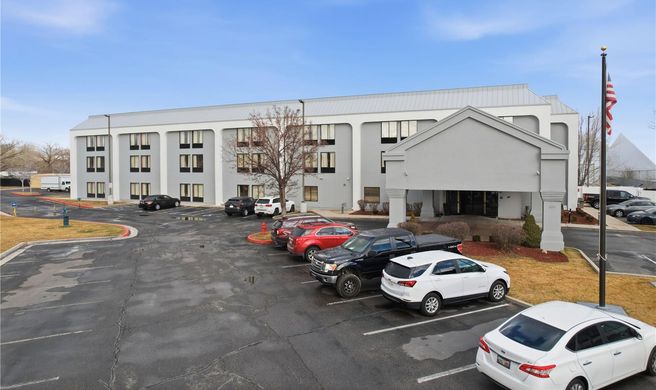 Hotel SLC Exterior