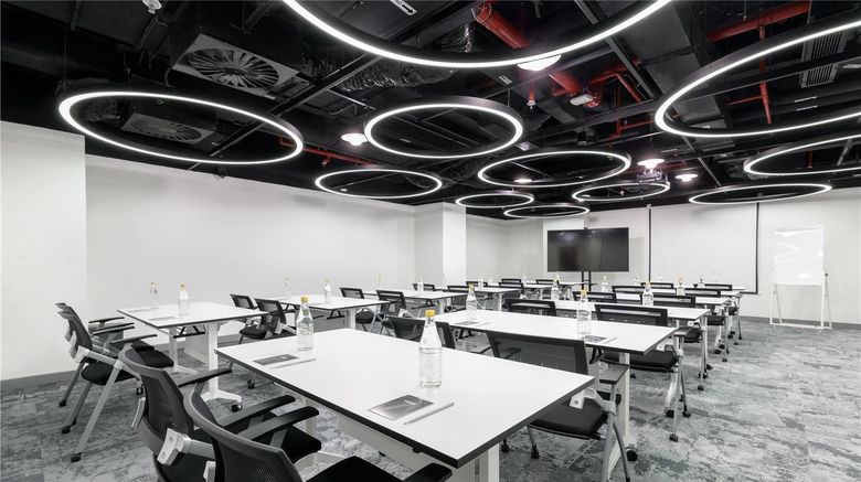 <b>Wink Saigon Centre, Unscripted by Hyatt Meeting</b>. Images powered by <a href="https://iceportal.shijigroup.com/" title="IcePortal" target="_blank">IcePortal</a>.