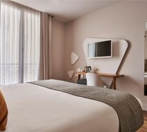 Magenta 38 Hotel Room