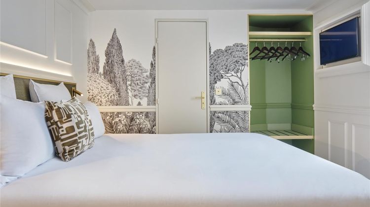 Moulin Plaza Hotel Room