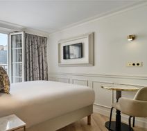 Moulin Plaza Hotel Room