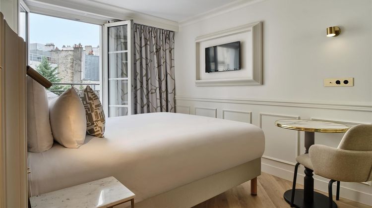 Moulin Plaza Hotel Room