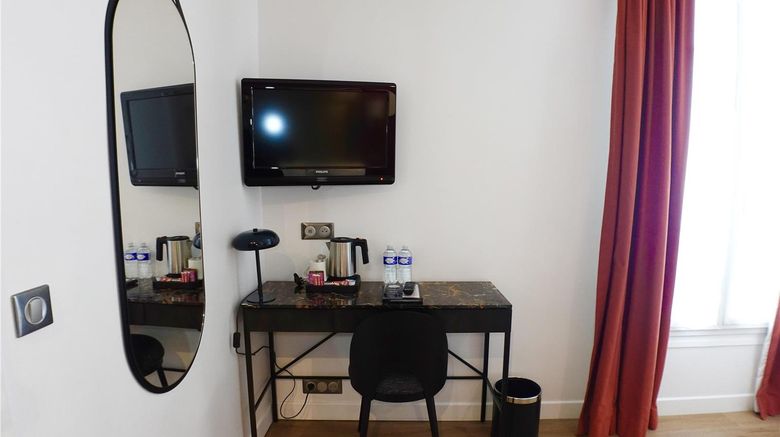 <b>Acacias Etoile Hotel Room</b>. Images powered by <a href="https://iceportal.shijigroup.com/" title="IcePortal" target="_blank">IcePortal</a>.