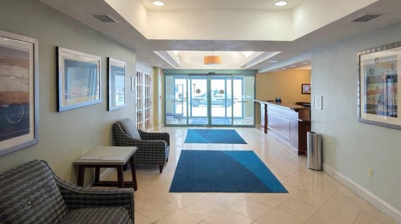 <b>Sleep Inn & Suites Lobby</b>. Images powered by <a href="https://iceportal.shijigroup.com/" title="IcePortal" target="_blank">IcePortal</a>.