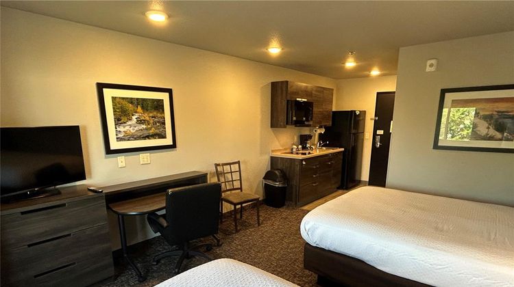Executive Residency Medford Room