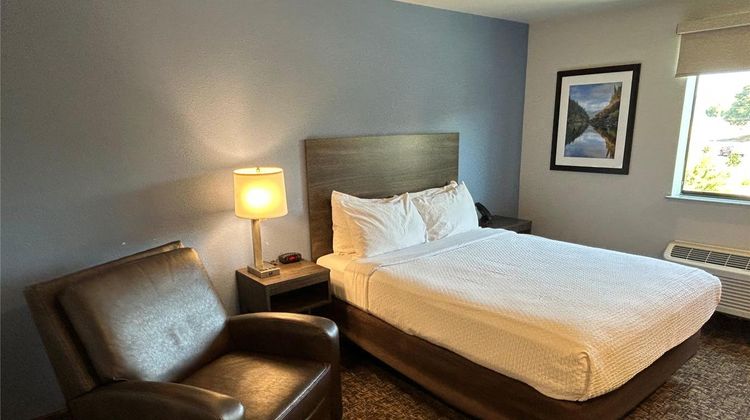 Executive Residency Medford Room