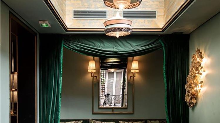 Maison Nabis Restaurant