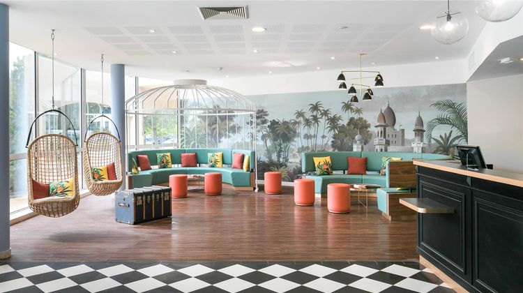 Hotel Birdy by Happy Culture Lobby