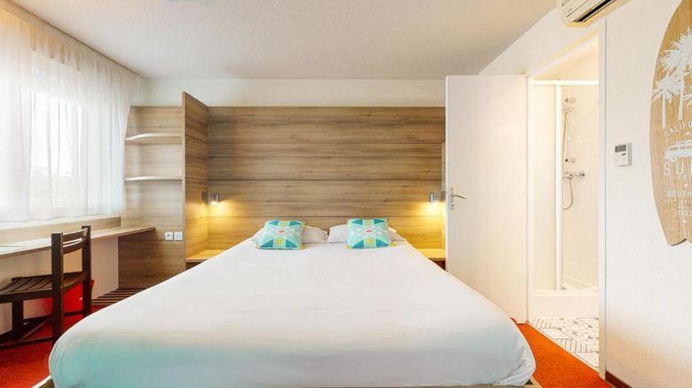 <b>Brit Hotel Ever Route 64 Tarbes Ibos Room</b>. Images powered by <a href="https://iceportal.shijigroup.com/" title="IcePortal" target="_blank">IcePortal</a>.