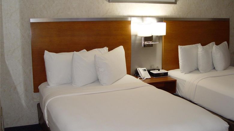 <b>SureStay by Best Western Bakersfield Room</b>. Images powered by <a href="https://iceportal.shijigroup.com/" title="IcePortal" target="_blank">IcePortal</a>.