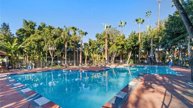 <b>SureStay by Best Western Bakersfield Pool</b>. Images powered by <a href="https://iceportal.shijigroup.com/" title="IcePortal" target="_blank">IcePortal</a>.