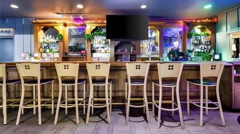 <b>SureStay by Best Western Bakersfield Restaurant</b>. Images powered by <a href="https://iceportal.shijigroup.com/" title="IcePortal" target="_blank">IcePortal</a>.