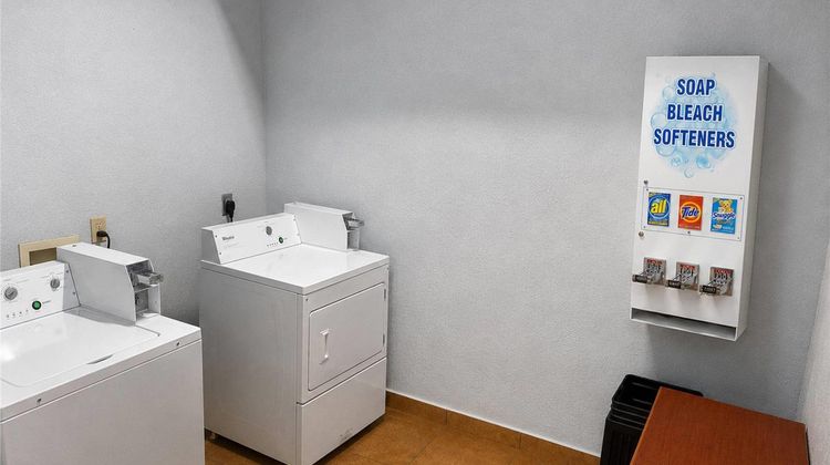 OYO Townhouse Clute Lake Jackson Other