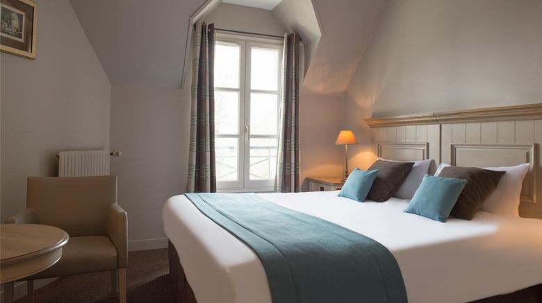 <b>Hotel Aux Vieux Remparts Room</b>. Images powered by <a href="https://iceportal.shijigroup.com/" title="IcePortal" target="_blank">IcePortal</a>.