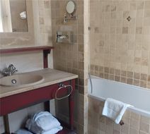 Hotel Aux Vieux Remparts Room