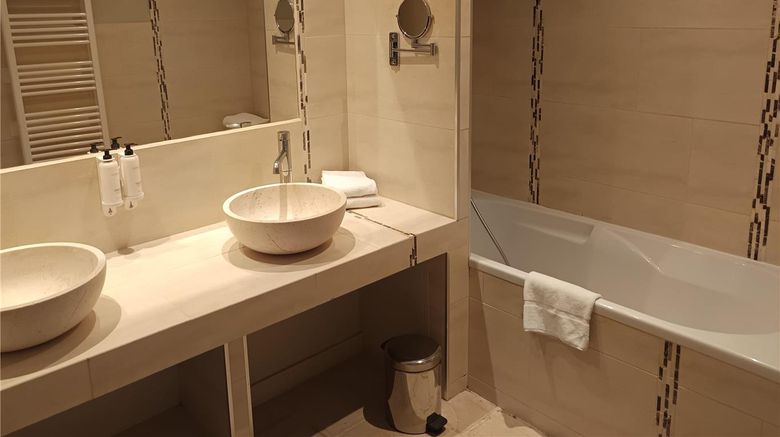 <b>Hotel Aux Vieux Remparts Room</b>. Images powered by <a href="https://iceportal.shijigroup.com/" title="IcePortal" target="_blank">IcePortal</a>.