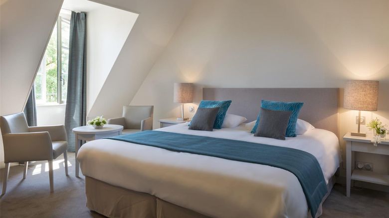 <b>Hotel Aux Vieux Remparts Room</b>. Images powered by <a href="https://iceportal.shijigroup.com/" title="IcePortal" target="_blank">IcePortal</a>.