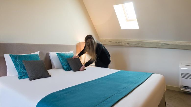 <b>Hotel Aux Vieux Remparts Room</b>. Images powered by <a href="https://iceportal.shijigroup.com/" title="IcePortal" target="_blank">IcePortal</a>.