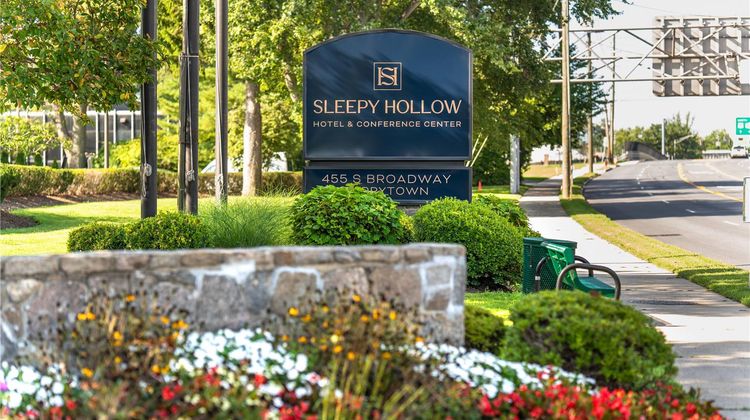 Sleepy Hollow Hotel & Conference Center Exterior