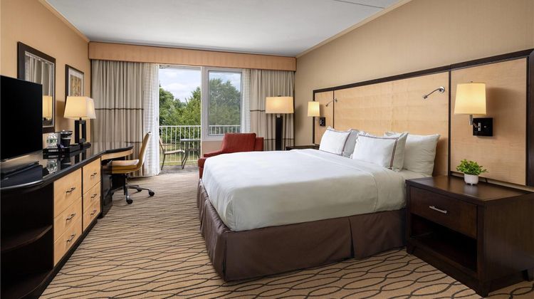 Sleepy Hollow Hotel & Conference Center Room