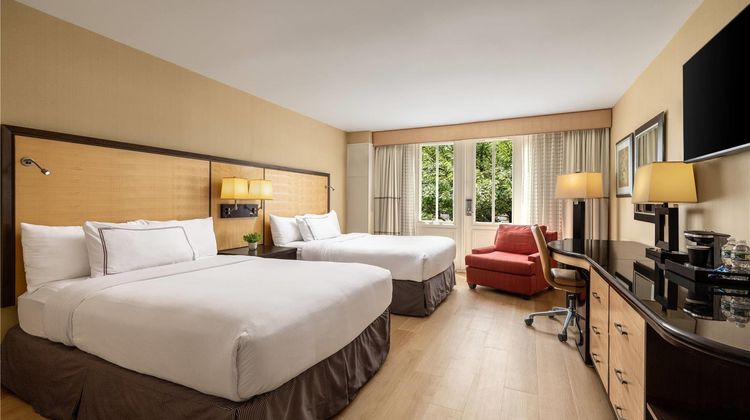 Sleepy Hollow Hotel & Conference Center Room