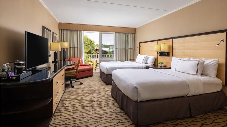 Sleepy Hollow Hotel & Conference Center Room