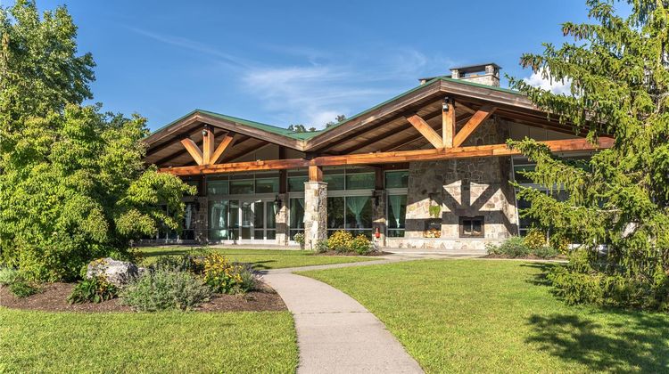Sleepy Hollow Hotel & Conference Center Exterior
