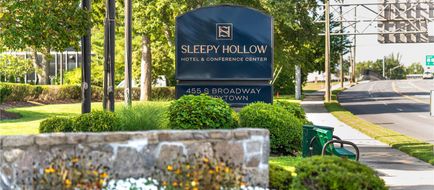 Sleepy Hollow Hotel & Conference Center Exterior