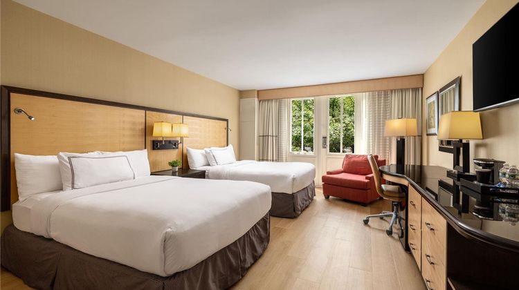 Sleepy Hollow Hotel & Conference Center Room