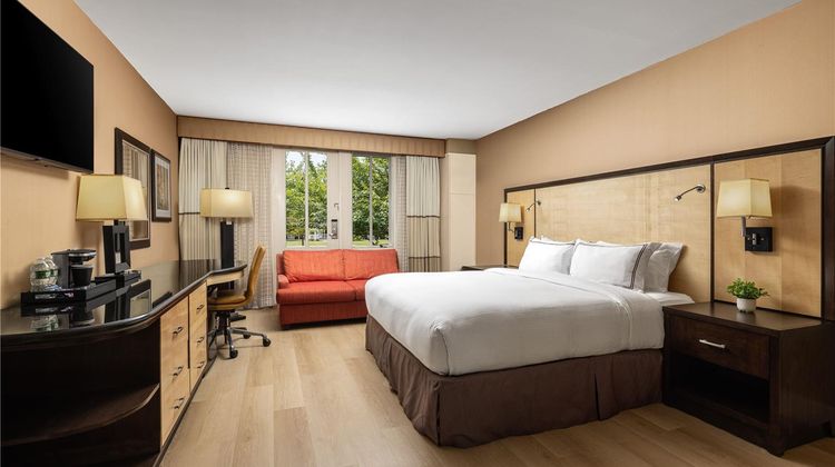 Sleepy Hollow Hotel & Conference Center Room