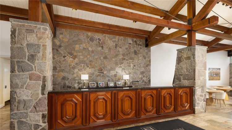 Sleepy Hollow Hotel & Conference Center Lobby