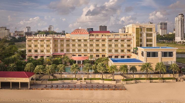 Howard Johnson by Wyndham Sihanoukville Exterior