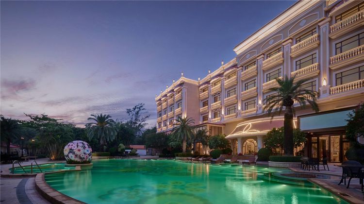 Howard Johnson by Wyndham Sihanoukville Pool