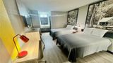 Super 8 by Wyndham Manchester Room