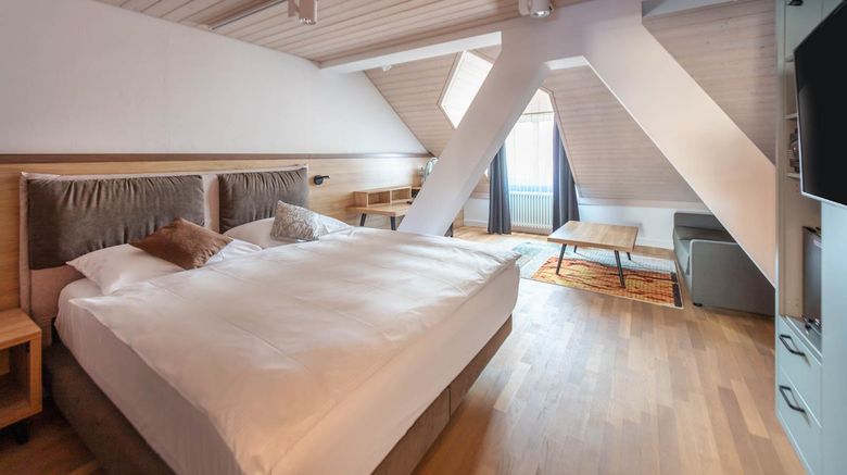 <b>Hotel zum Goldenen Kopf Suite</b>. Images powered by <a href="https://iceportal.shijigroup.com/" title="IcePortal" target="_blank">IcePortal</a>.