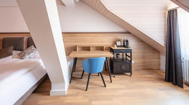 <b>Hotel zum Goldenen Kopf Suite</b>. Images powered by <a href="https://iceportal.shijigroup.com/" title="IcePortal" target="_blank">IcePortal</a>.