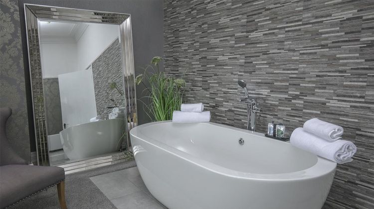 Glendower Hotel Suite