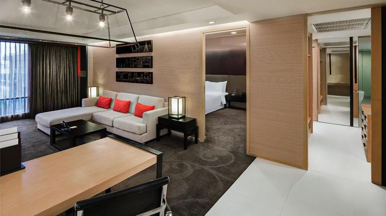 Paradox Bangkok Sukhumvit Suite