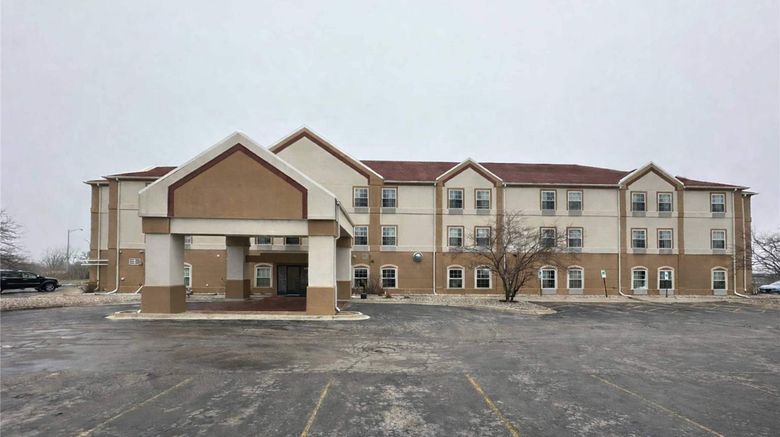 <b>Econo Lodge Inn & Suites Monee Exterior</b>. Images powered by <a href="https://iceportal.shijigroup.com/" title="IcePortal" target="_blank">IcePortal</a>.