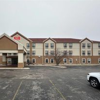 Econo Lodge Inn & Suites Monee