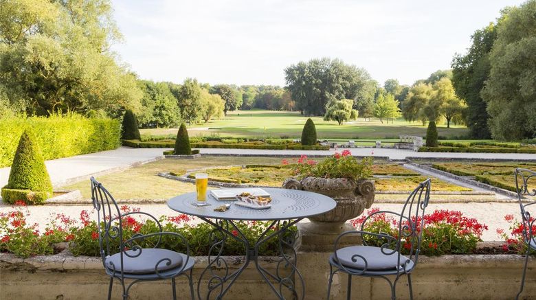 <b>Chateau d'Augerville Golf & Spa Resort Restaurant</b>. Images powered by <a href="https://iceportal.shijigroup.com/" title="IcePortal" target="_blank">IcePortal</a>.