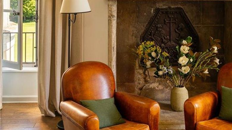 <b>Chateau d'Augerville Golf & Spa Resort Suite</b>. Images powered by <a href="https://iceportal.shijigroup.com/" title="IcePortal" target="_blank">IcePortal</a>.