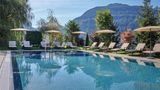 Loewen Hotel Pool