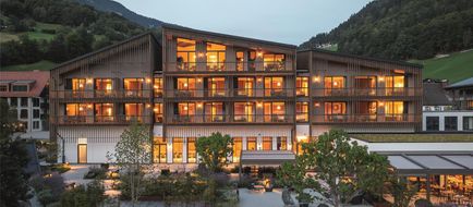 Loewen Hotel Exterior