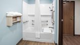 Woodspring Suites Algona Auburn Room