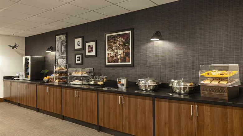<b>Royle Hotel Milwaukee Arpt Restaurant</b>. Images powered by <a href="https://iceportal.shijigroup.com/" title="IcePortal" target="_blank">IcePortal</a>.