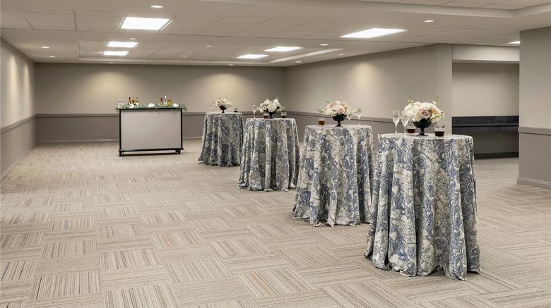<b>Royle Hotel Milwaukee Arpt Meeting</b>. Images powered by <a href="https://iceportal.shijigroup.com/" title="IcePortal" target="_blank">IcePortal</a>.
